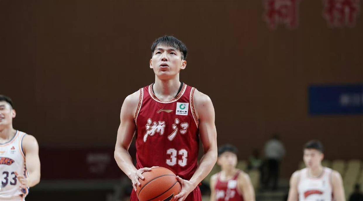 开云体育官网-CBA本赛季，“神一场鬼一场”的4大球星