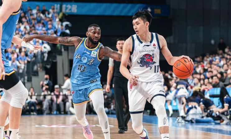 开云体育下载-完美顶替高诗岩!对位杰曼陈盈骏砍15+7+6,球迷:像弱化版小丁