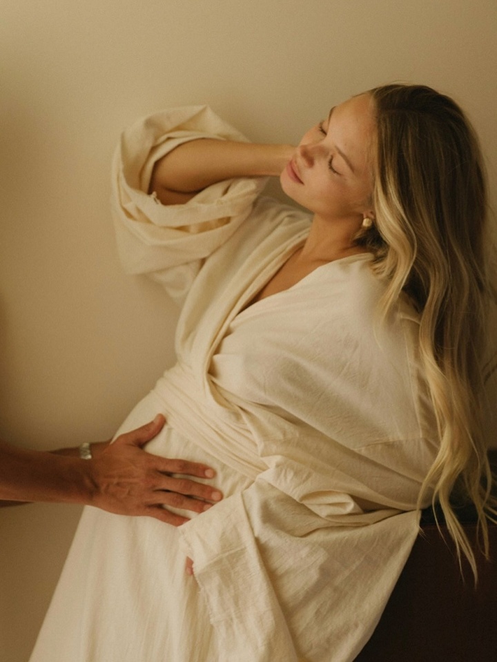 恭喜❤️36岁桑切斯喜得爱女 女友00后比他小11岁 两人今年才交往