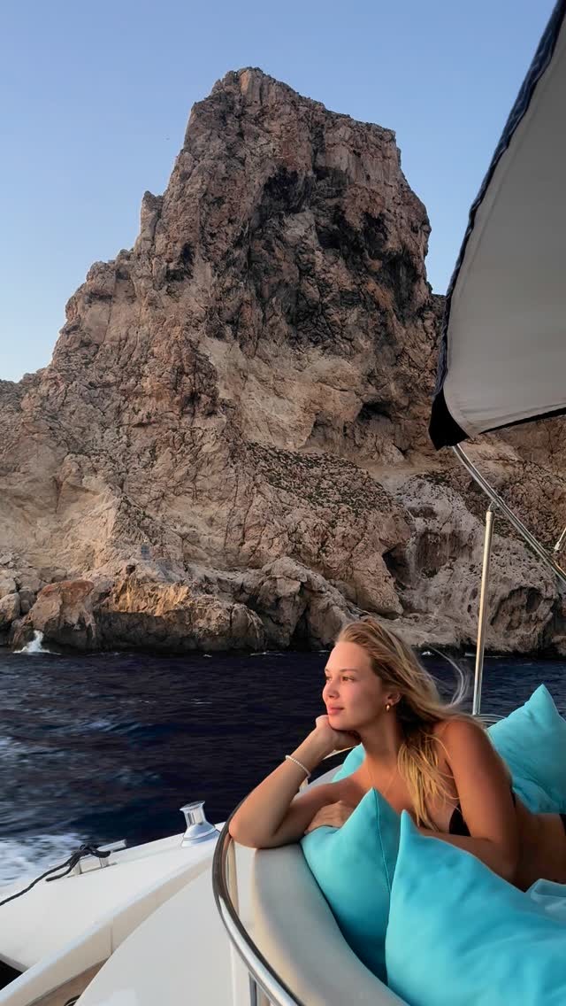 恭喜❤️36岁桑切斯喜得爱女 女友00后比他小11岁 两人今年才交往