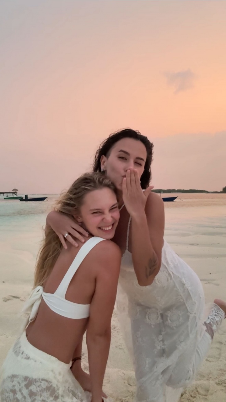 恭喜❤️36岁桑切斯喜得爱女 女友00后比他小11岁 两人今年才交往