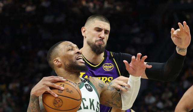 1741922028915006824.png 开云体育-湖人验出水货中锋!名记:约基奇明天要轰40+20+20