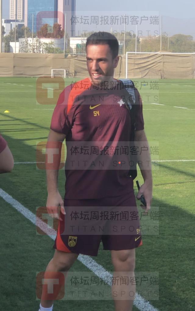 塞尔吉尼奥迪拜会合国足 战沙特能否出场仍无定论