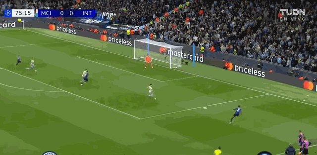 开云体育官网-【欧冠】佐默屡救险，曼城主场0比0闷平国米