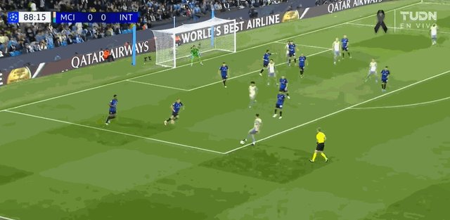 开云体育官网-【欧冠】佐默屡救险，曼城主场0比0闷平国米