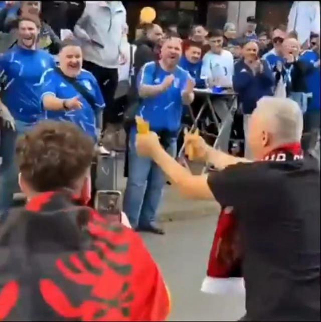 1718518179020071622.jpg 【夜读】不要再打啦不要再打啦