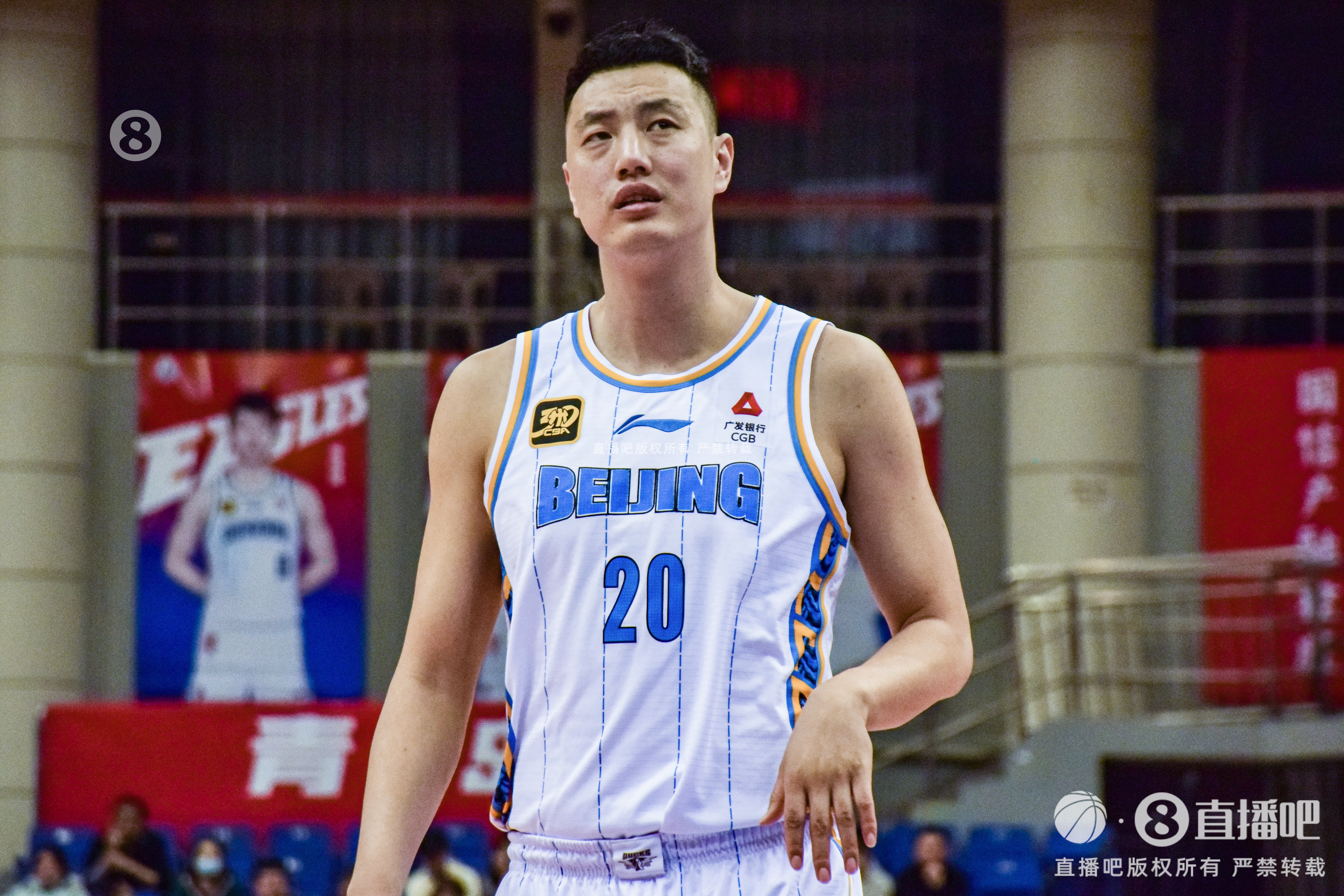 开云体育下载-北京虽然输了但真得给翟晓川竖大拇指 周琦受伤后最后只能靠川队