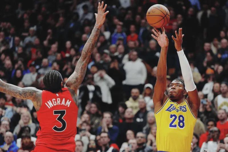 开云体育下载-进攻完美防守白给的八村塁，是继续留队还是远走高飞？