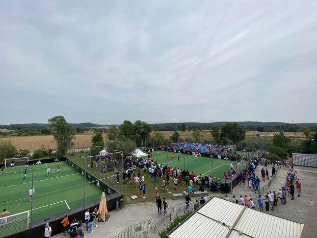 开云体育-法国世界杯首冠25周年庆祝：齐达内做东和德尚重聚