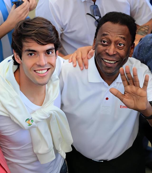 开云体育-缺席贝利遗体告别 卡福里瓦尔多谈原因 卡卡道歉