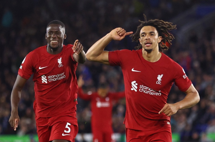 开云体育下载-早报：这树刚爬上就下树了