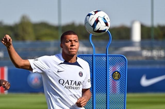 1660378182035095299.jpg 姆巴佩:金球奖前三?本泽马、我和马内