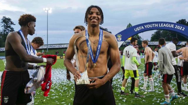 1651219402279098841.png kaiyun-事不过四 本菲卡夺欧青联赛冠军 古特曼诅咒过期?