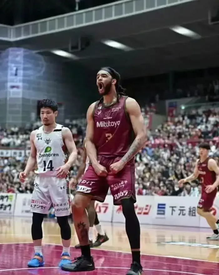 山东男篮官宣新外援！身高2米12，NBA落选秀，盖帽王|琼斯|山东队|鲍威尔|投篮|克里斯_新浪体育_新浪新闻