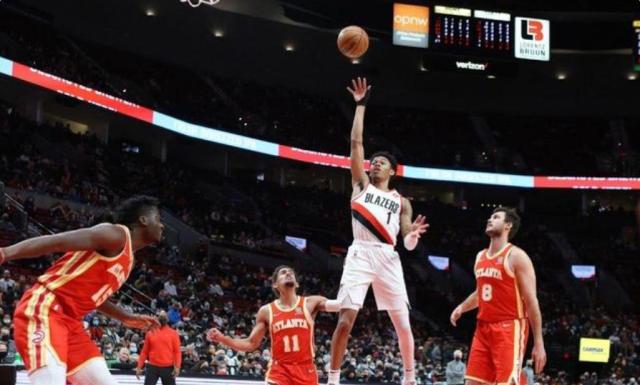 kaiyun体育官网-双枪缺阵开拓者爆发 生涯之夜西蒙斯化悲痛为力量