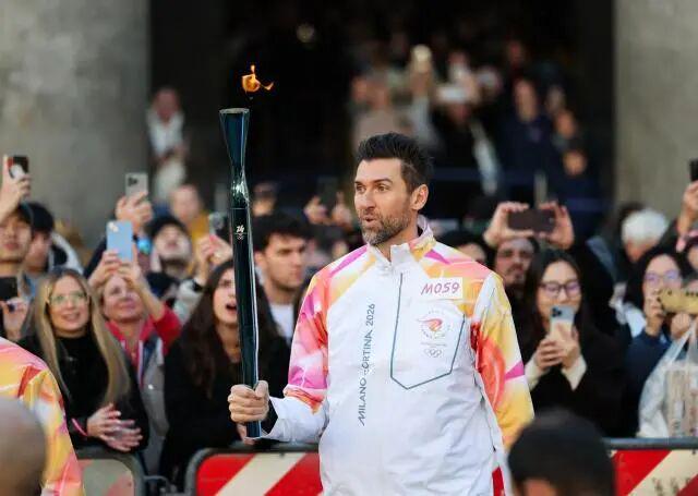 “冷感”米兰与“热望”雪山：一场等待奖牌点燃的冬奥派对