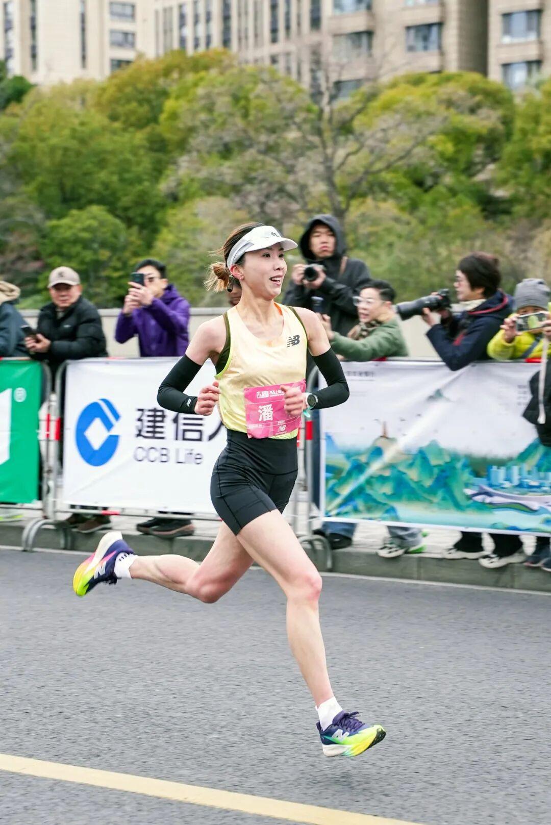 开云体育官网-Sub132的八名女跑者,定义上海女子半马的她力量