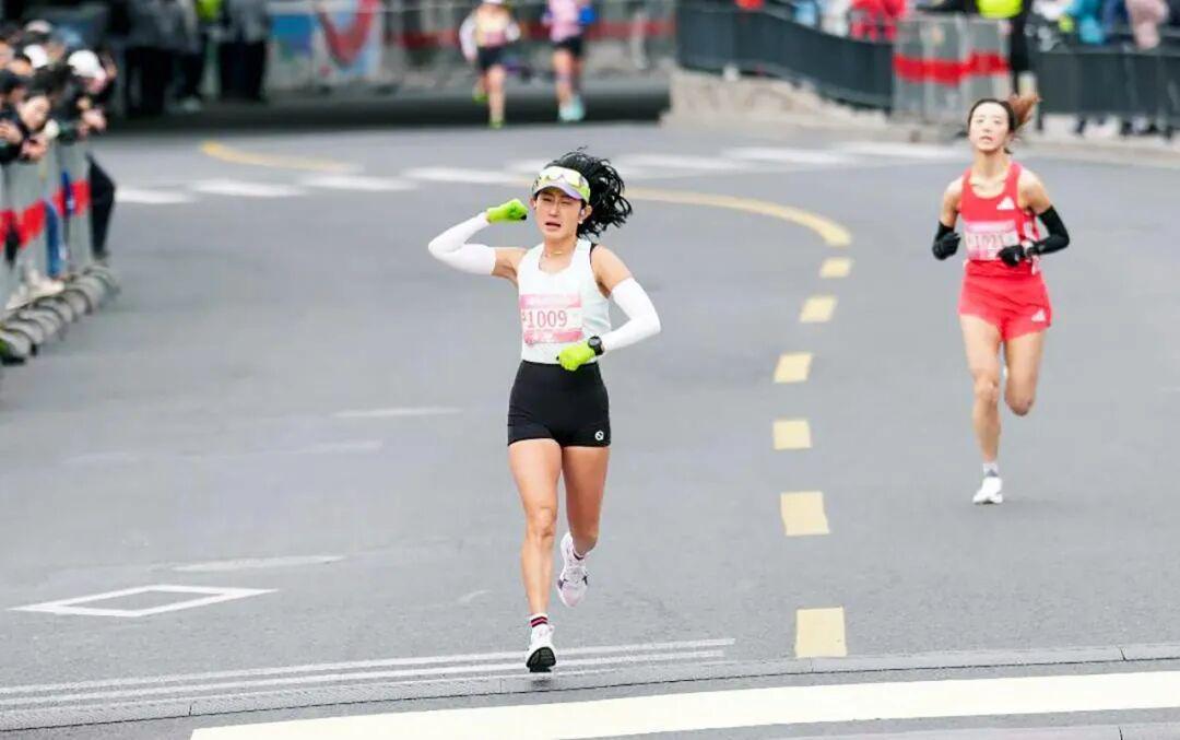 开云体育官网-Sub132的八名女跑者,定义上海女子半马的她力量