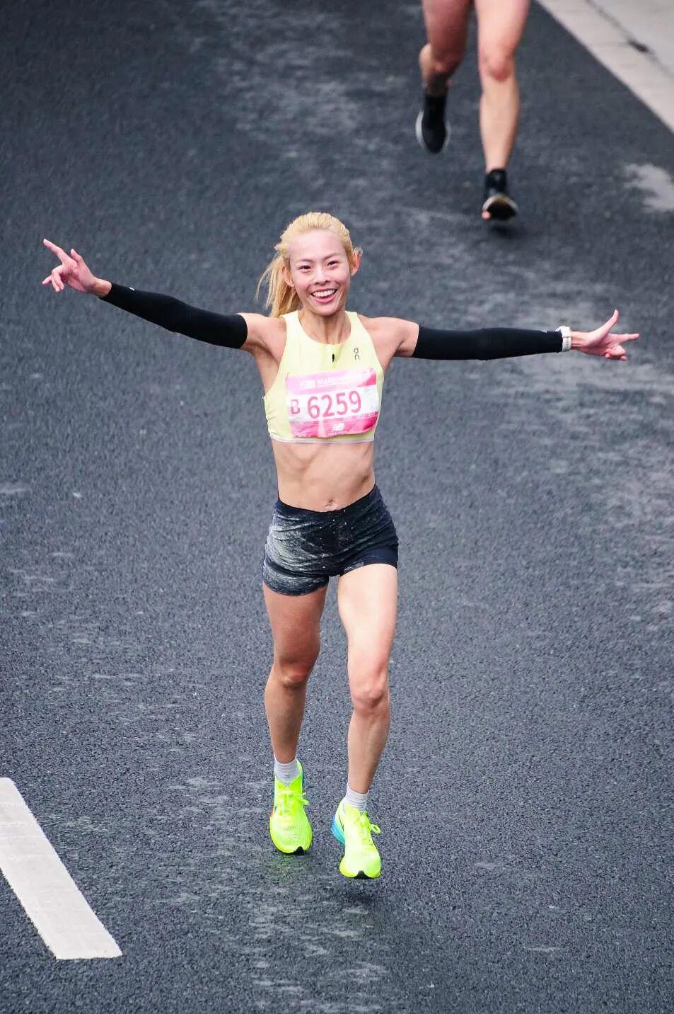 开云体育官网-Sub132的八名女跑者,定义上海女子半马的她力量