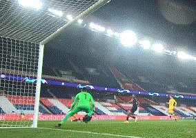 【欧冠】姆巴佩点射 梅西世界波后失点  巴萨平出局